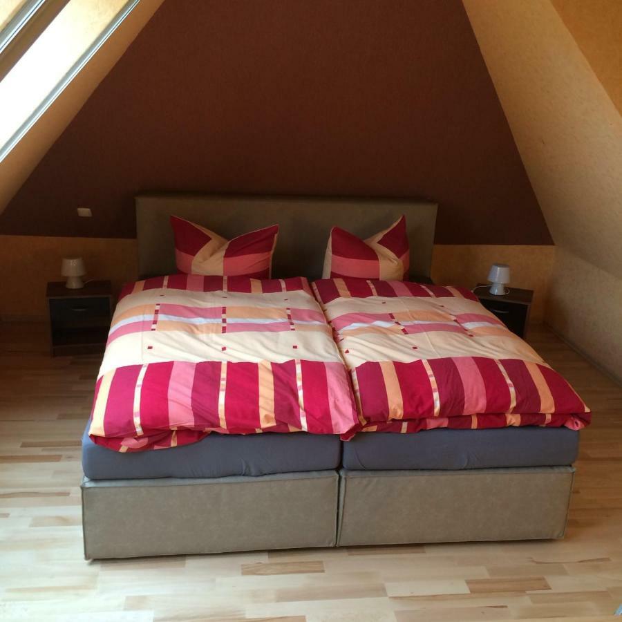 Moderne Maisonette-Wohnung Am Karpfenteich; Modern Apartment With View Of The Carp Pond Barmstedt Eksteriør billede