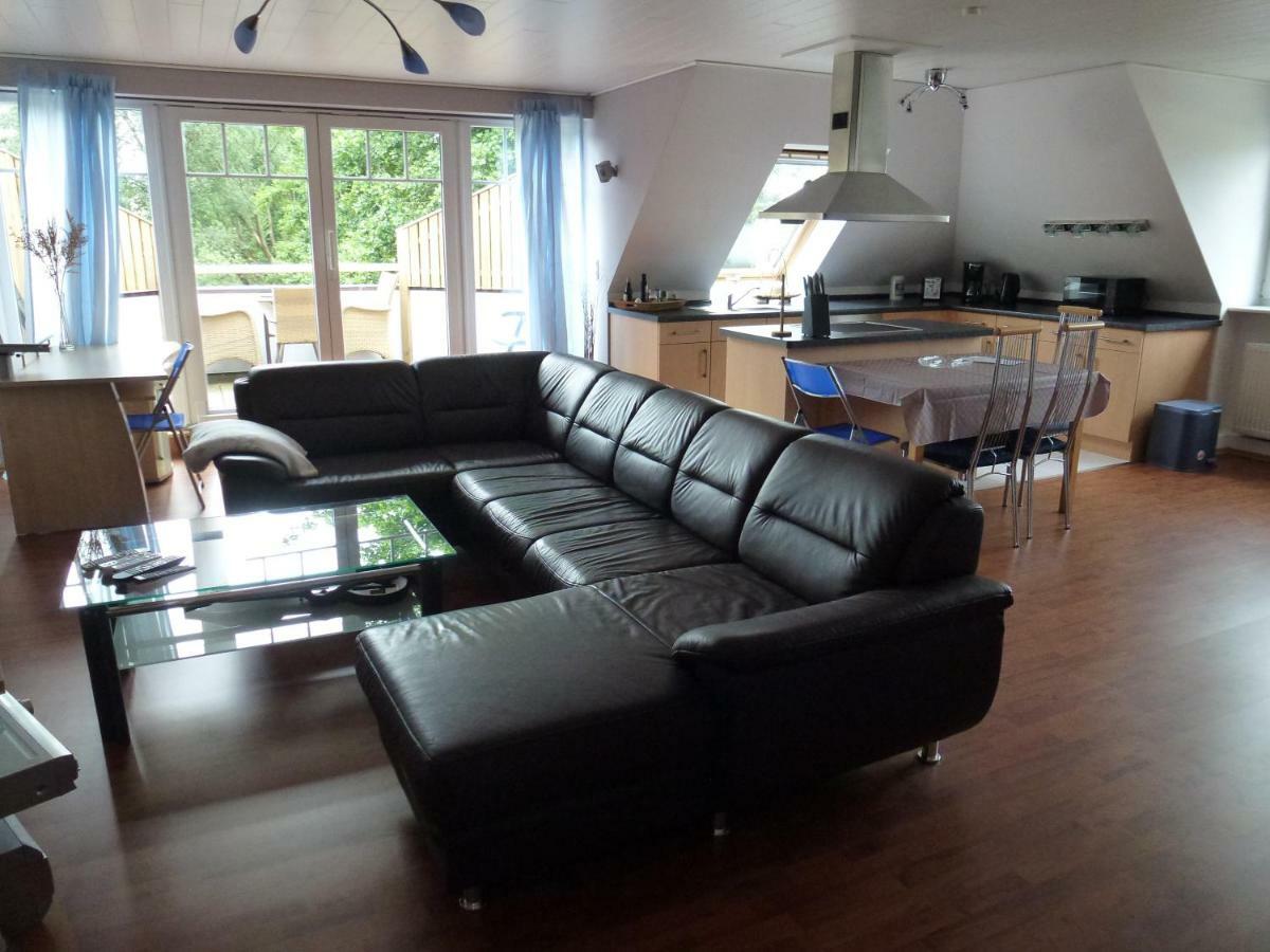 Moderne Maisonette-Wohnung Am Karpfenteich; Modern Apartment With View Of The Carp Pond Barmstedt Eksteriør billede